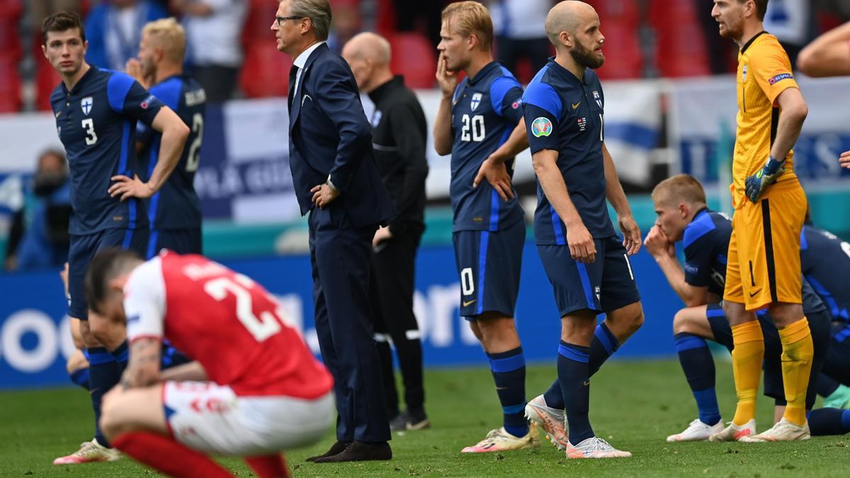 El fútbol contiene la respiración tras el desvanecimiento de Christian Eriksen