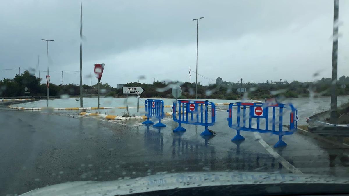 Carretera cortada,esta tarde.