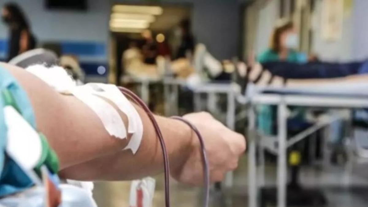 Un donante de sangre durante una colecta.