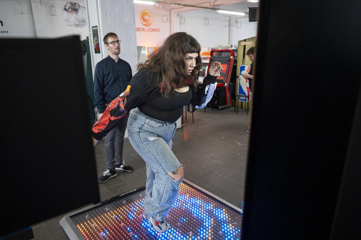 Así es la nueva sede de la asociación ARCADE en Esplugues: con 120 recreativas y medio centenar de pinballs