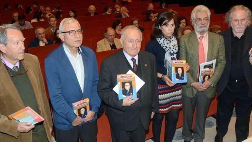 Presentación, ayer, de &quot;Xosé Filgueira Valverde. O intelectual, o galeguista, o profesor...&quot;. // Rafa Vázquez