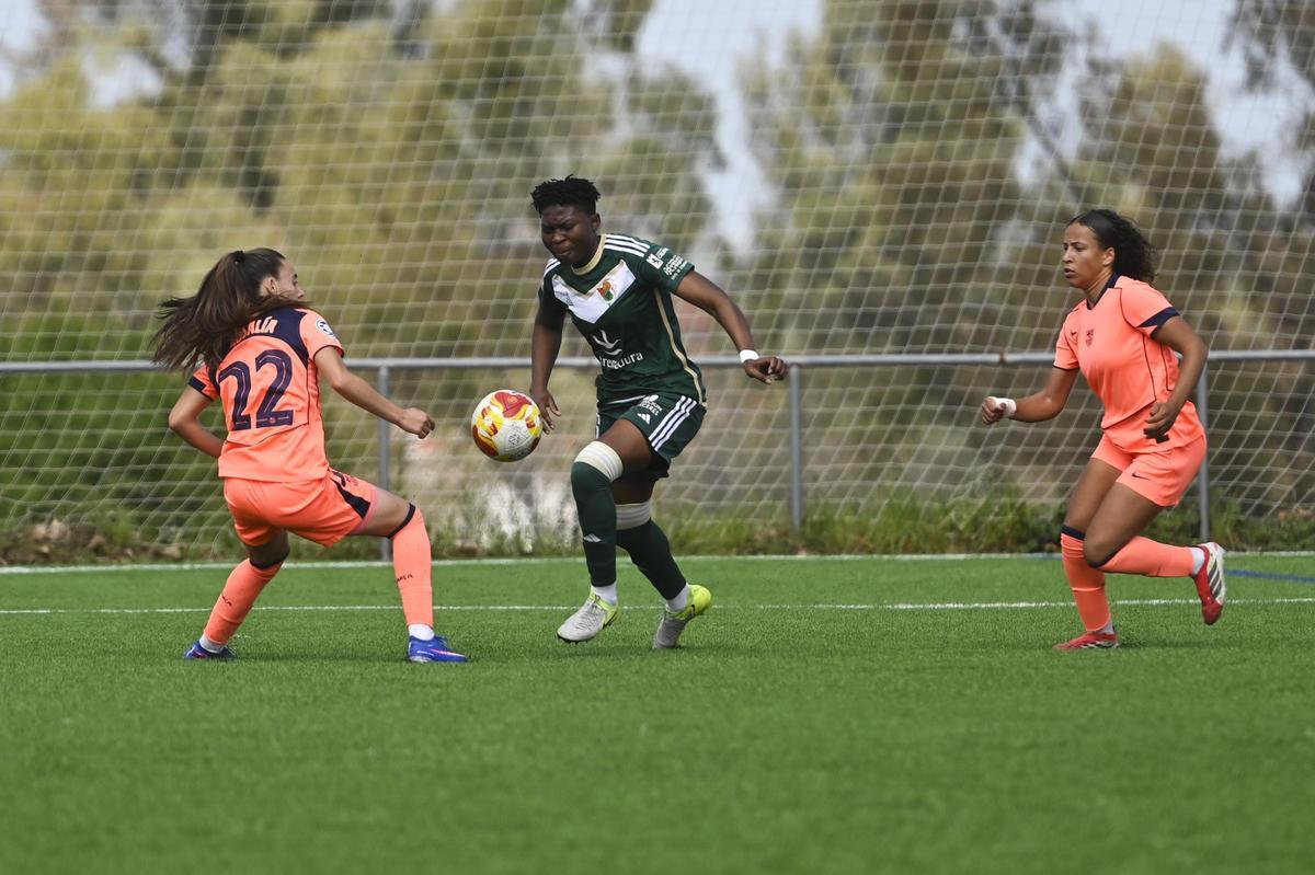 Las imágenes del Cacereño Femenino - Barça B