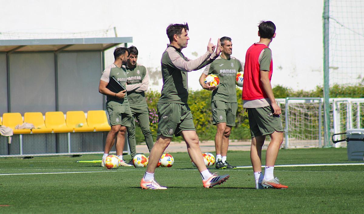 El técnico David Albelda reconoce que será un partido complicado ante los vallesanos.