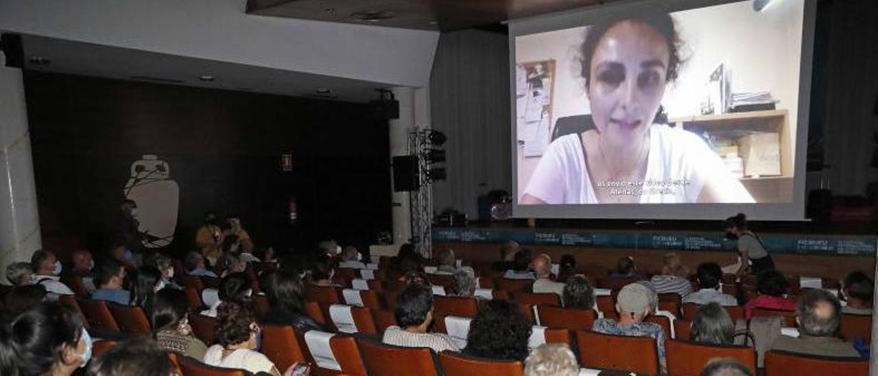 Un momento de la proyección de la Sección Internacional, ayer en el FICBueu. |   // PABLO HERNÁNDEZ GAMARRA