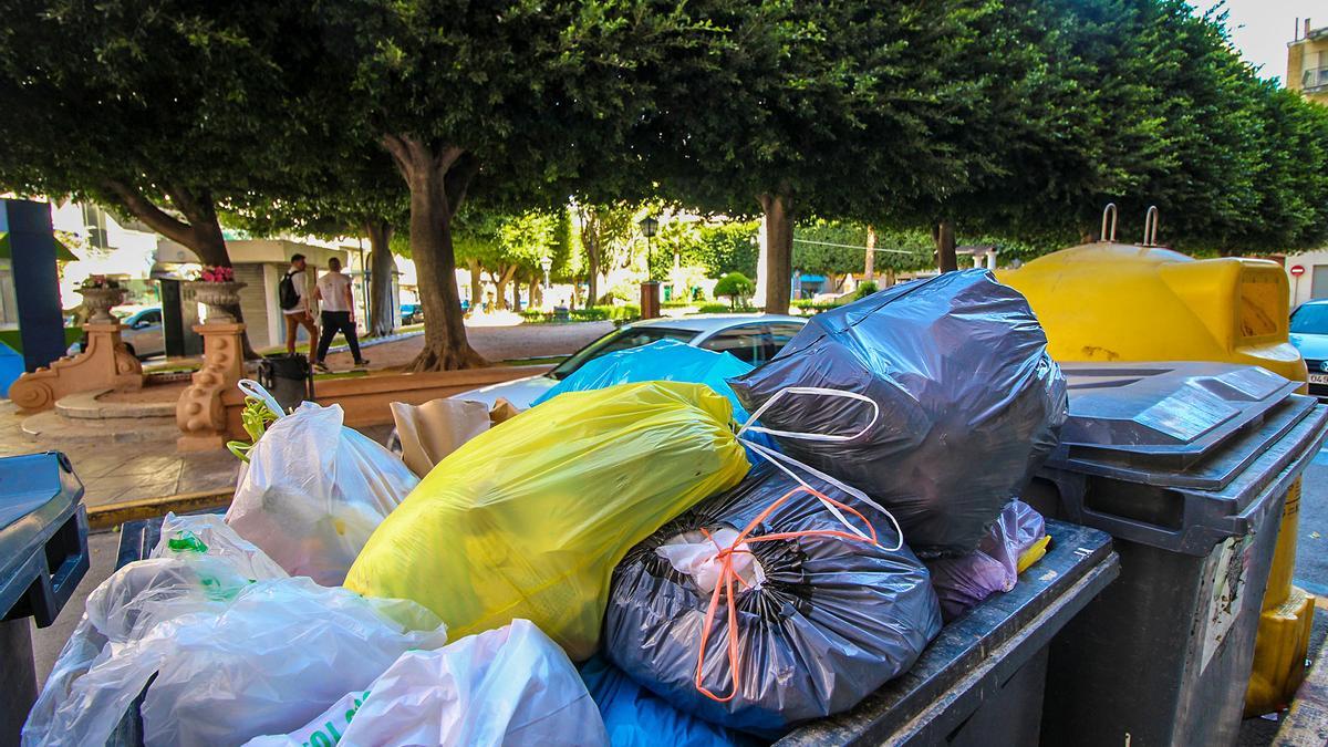 El equipo de gobierno pretende cambiar la gestión de las basuras