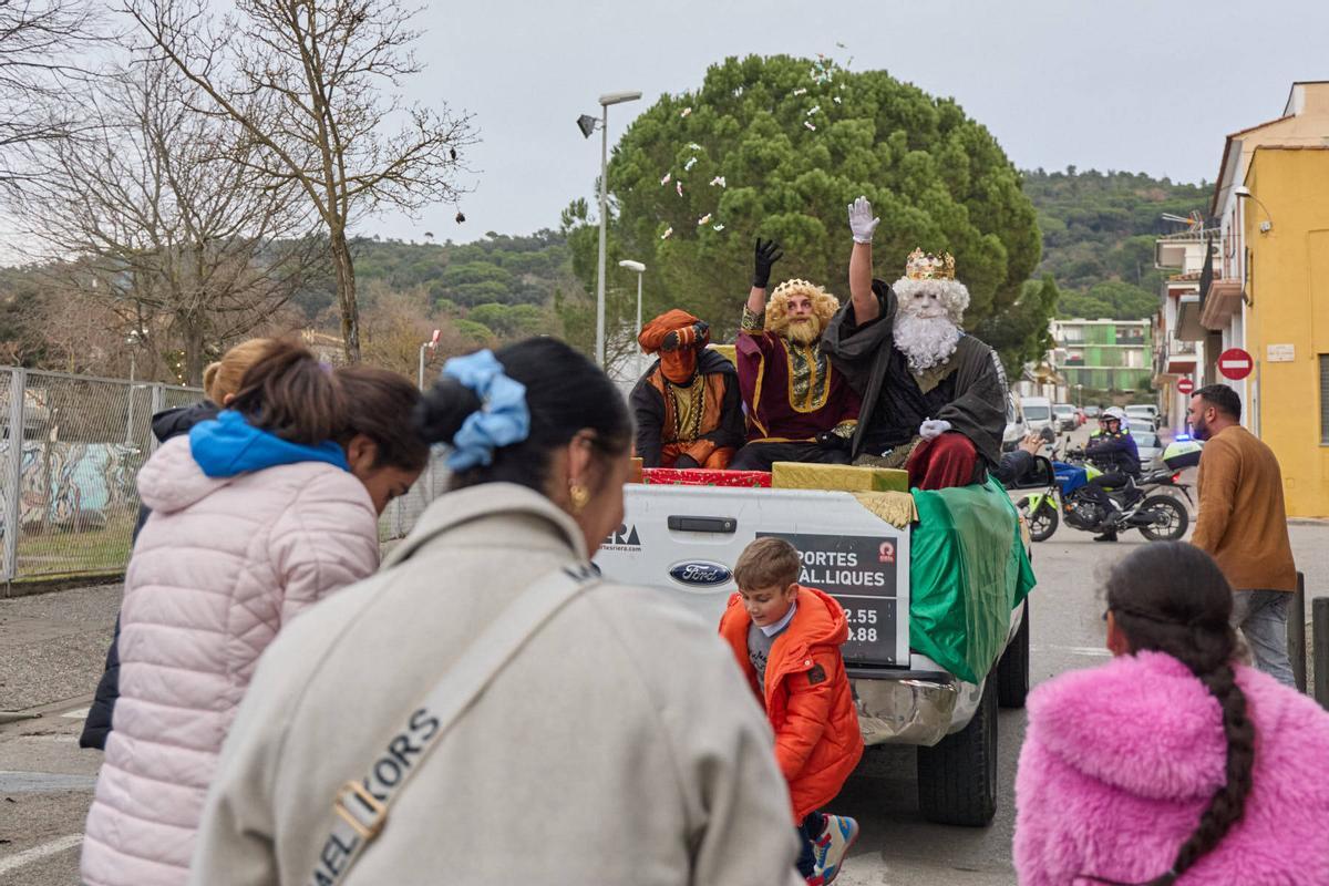 Les fotos del patges reials a Girona Est
