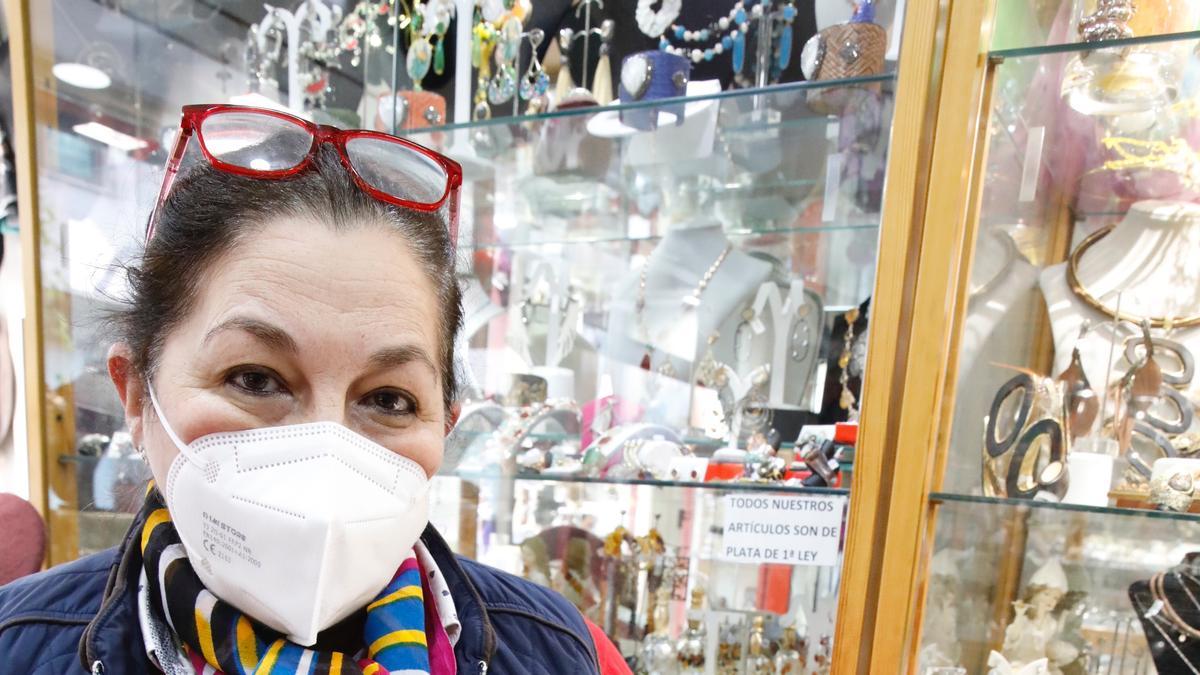 El impacto de la pandemia en las tiendas de souvenirs de Gijón