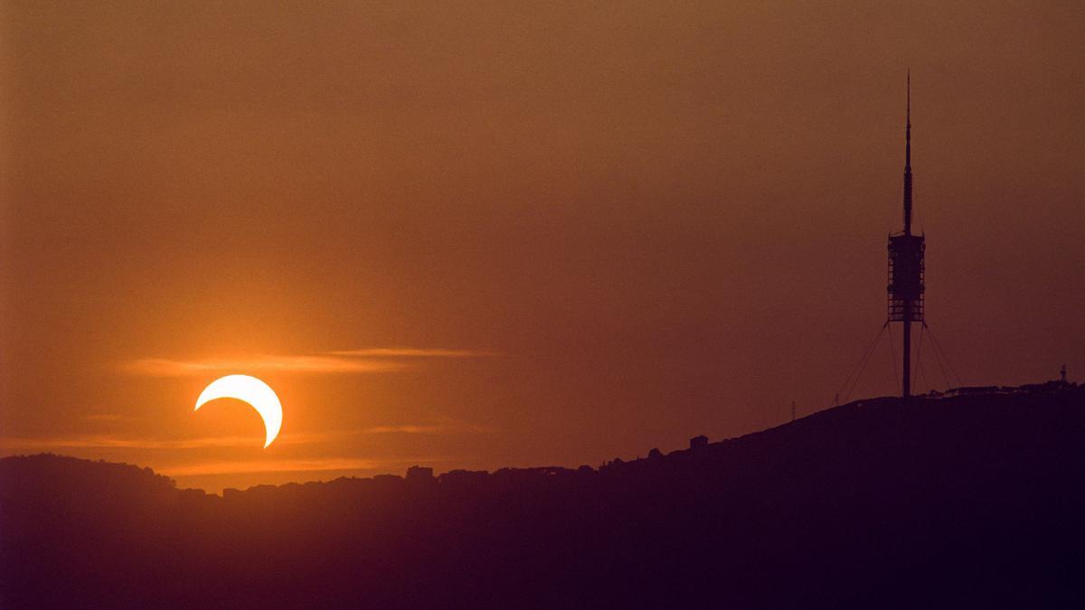 EXPOSICION SEDUIT PELS ASTRES ECLIPSE DE SOL EN BARCELONA FOTO ROBERT RAMOS