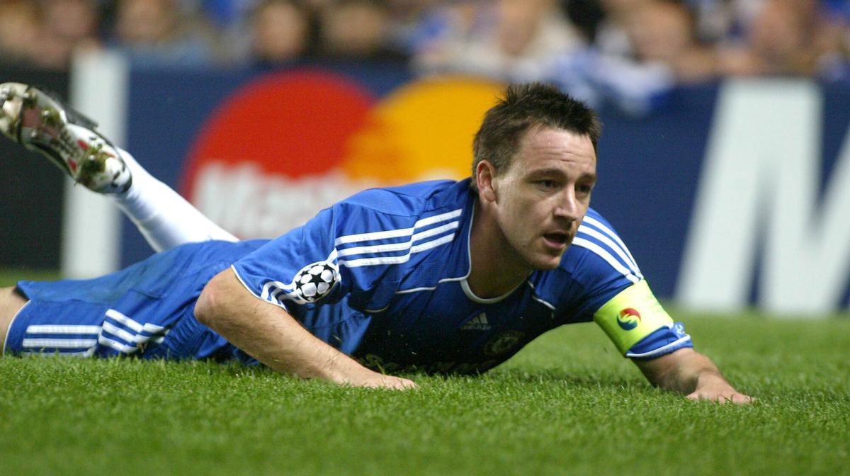 John Terry en un partido entre Chelsea y FC Barcelona de la Champions League