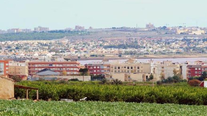 Los Montesinos va camino de cumplir la década en los trabajos de redacción del PGOU.