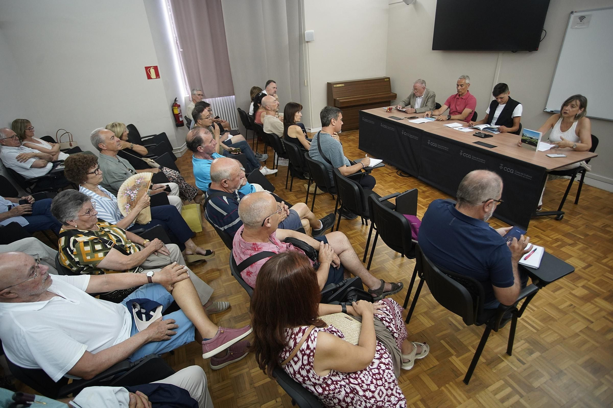 Les fotos de la presentació del llibre "L’aviació", un nou volum dels "Quaderns de la Revista de Girona"