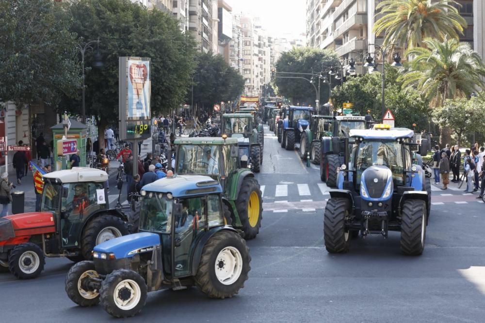 La tractorada en València desde la calle Colón hasta Porta de la Mar