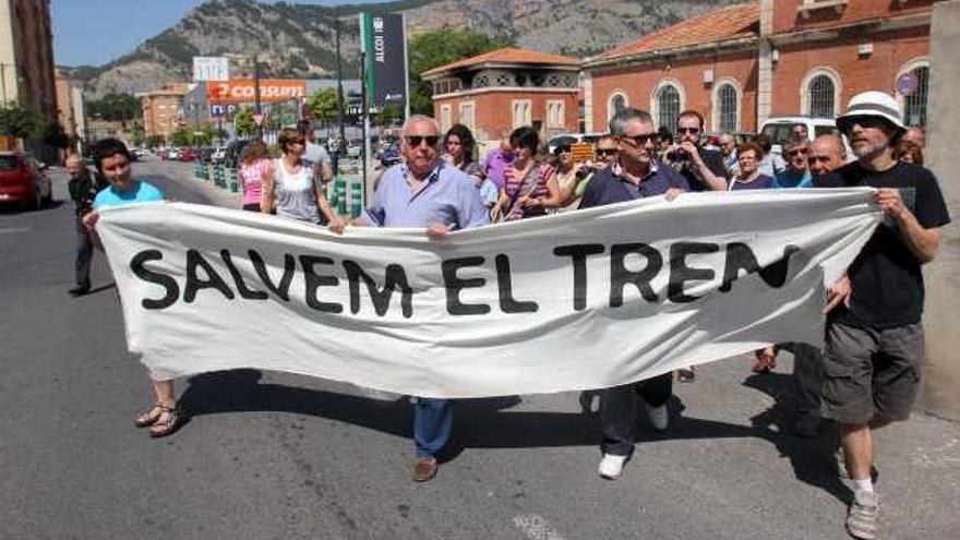 Imagen de un reciente acto reivindicativo llevado a cabo para exigir la mejora de la línea Alcoy-Xàtiva.