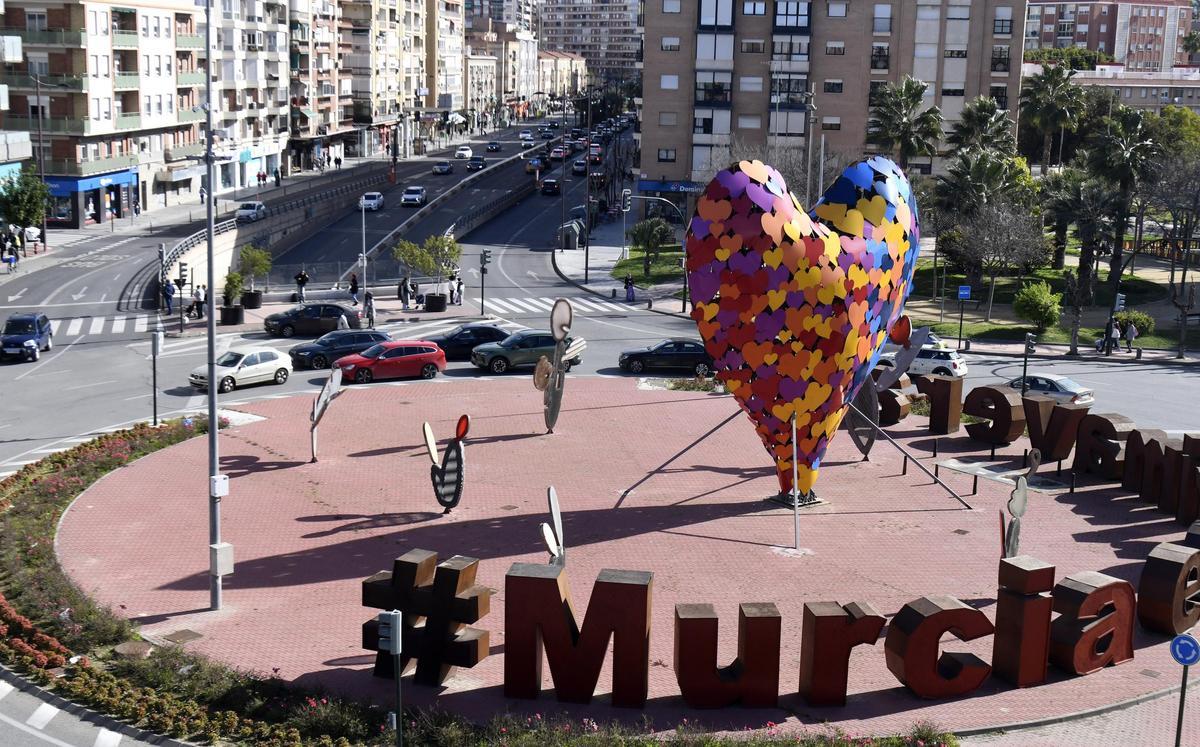 Los 'cactus' de la plaza de La Opinión