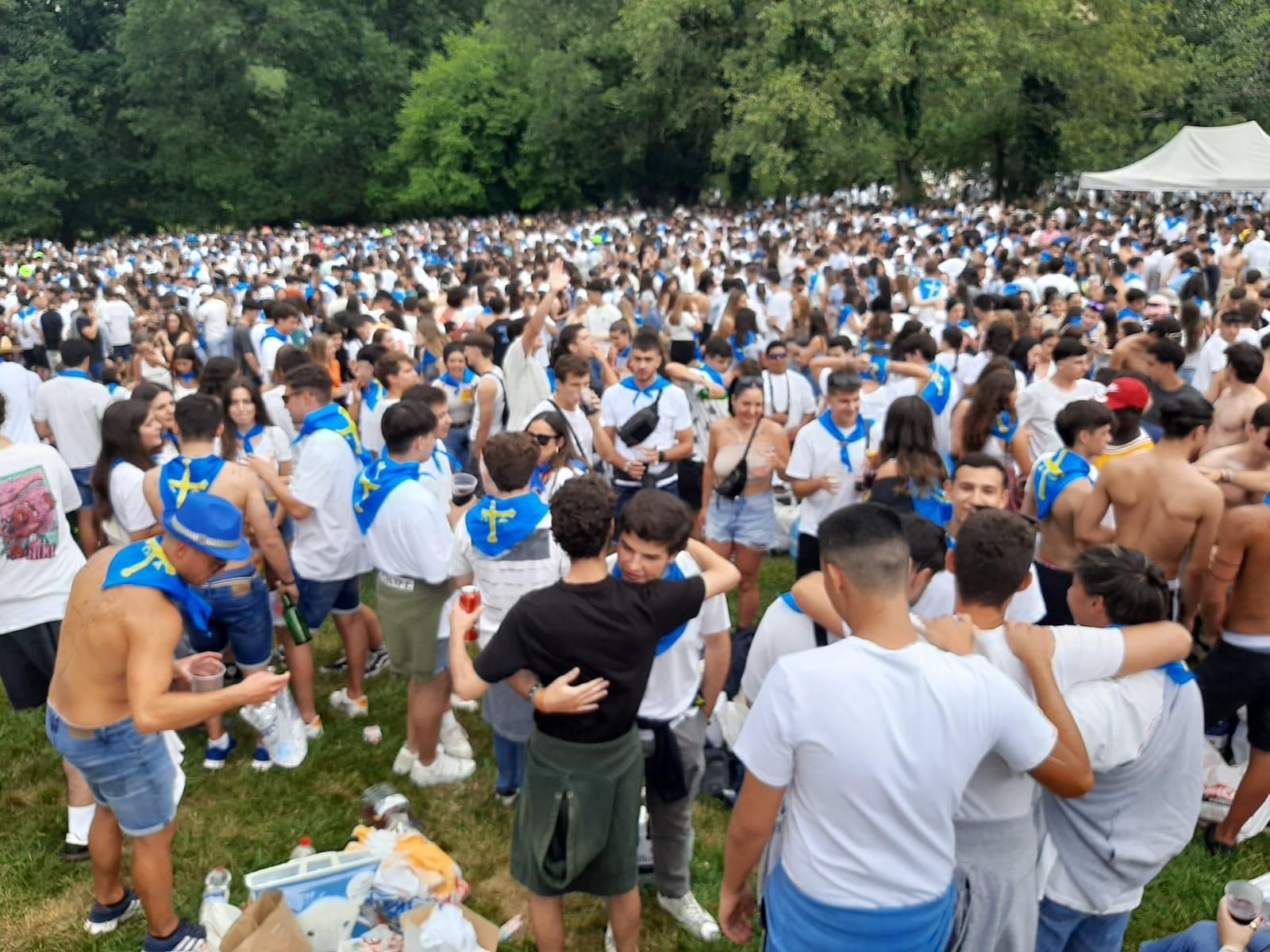 En imágenes: Miles de romeros celebran el Carmín en la Pola