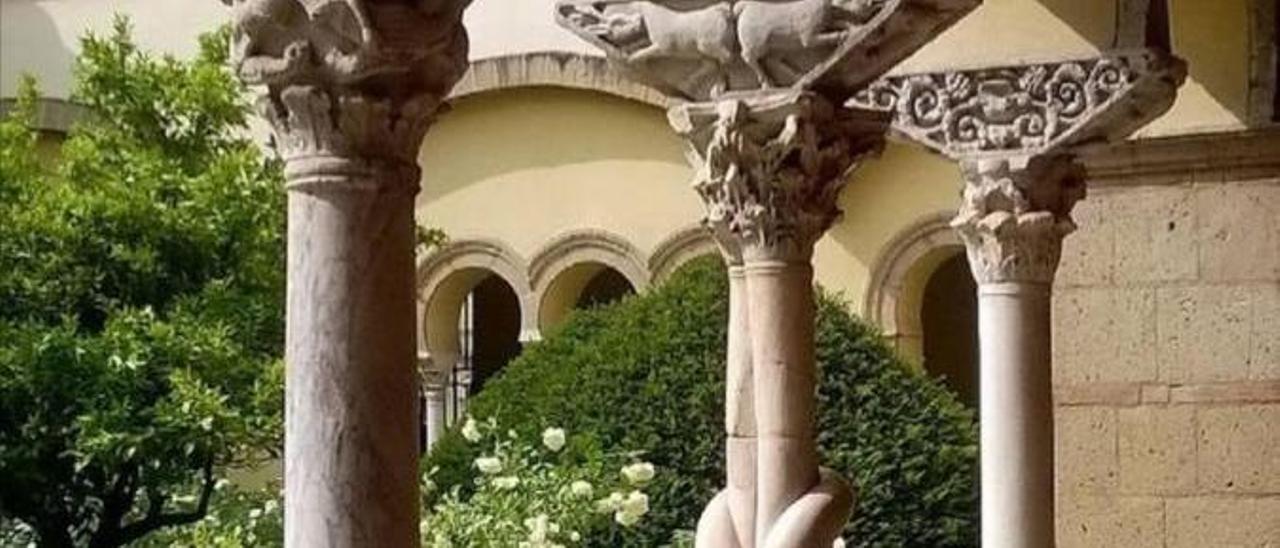 Claustro de Santa Sofía, en Benevento (Italia)