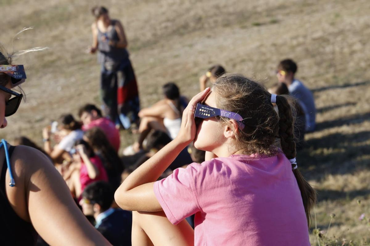 Santiago (y su área) disfrutan del evento astronómico del siglo Santiago (y su área) disfrutan del evento astronómico del siglo