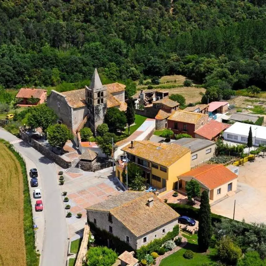 Las raíces de Pau Cubarsí están en un pueblo de Girona de 185 habitantes: "Cuando ves a tus padres trabajar tan duro, eso se convierte en una referencia para ti"