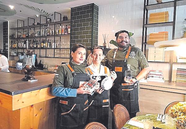 Betzy Alvizo, Angélica Pastrana y Marcy Bezaleel.