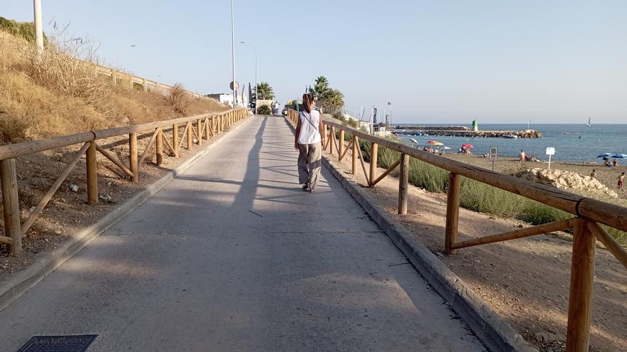 Un gran paso para el peatón junto a la playa del Deo