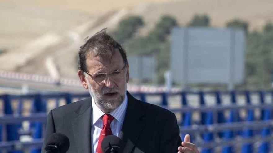 Rajoy, el viernes, en la inauguración de un tramo de autovía en Jaén. // Efe