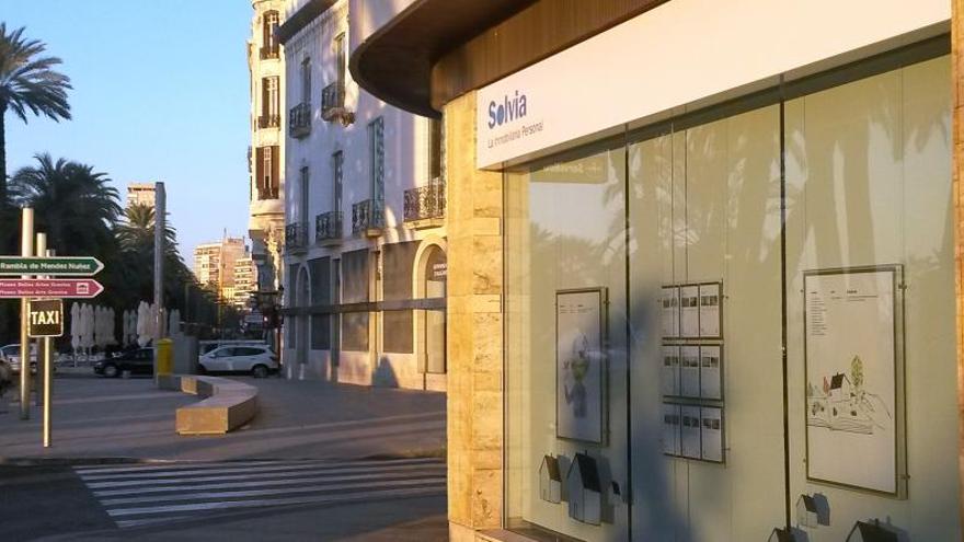 Solvia da el salto definitivo al mundo físico y abrirá oficinas en El Campello y Torrevieja