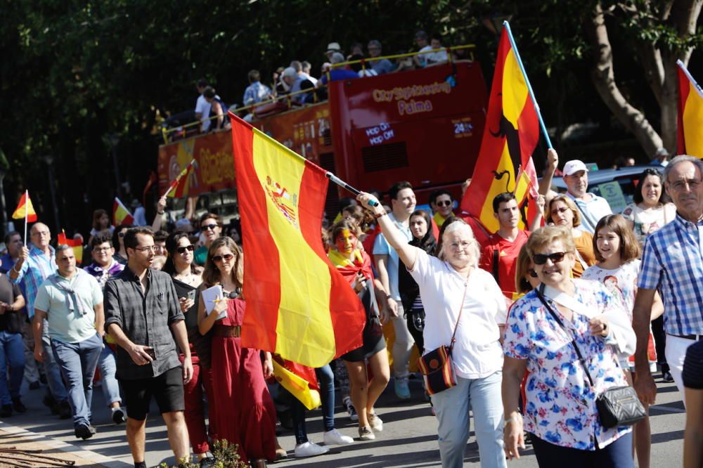Más de 300 personas se manifiestan en Palma en el día de la Hispanidad