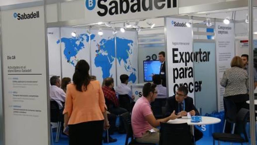 Stand del Sabadell en el evento Exportar para crecer?