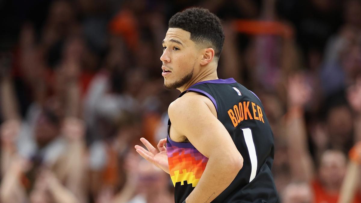 Devin Booker regresó con los Suns