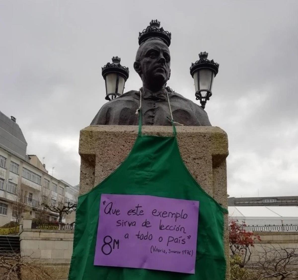 Disfrazado por el 8.M