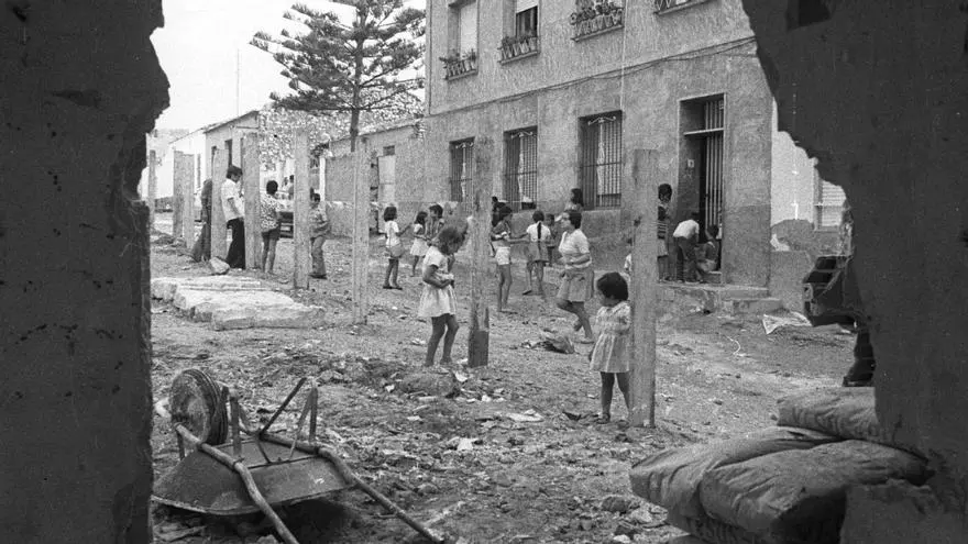 Hace 50 años en Alicante. Del 9 al 15 de marzo de 1976: Vecinos de San Agustín denuncian un barrio “anclado en la Edad Media”