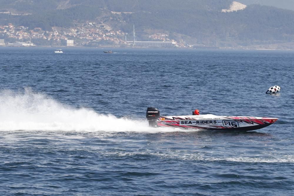 Las lanchas rugen en O Marisquiño 2017 en Vigo