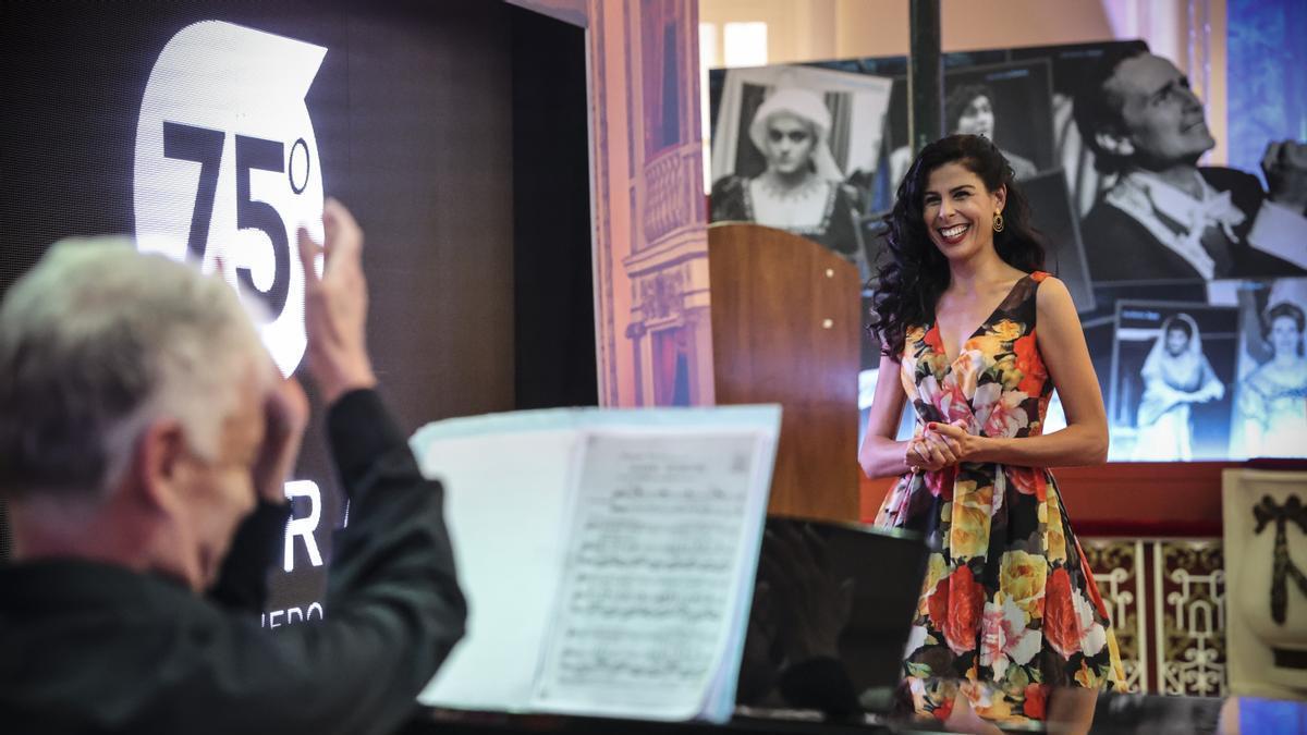 Irene Palazón, durante un recital en Oviedo.