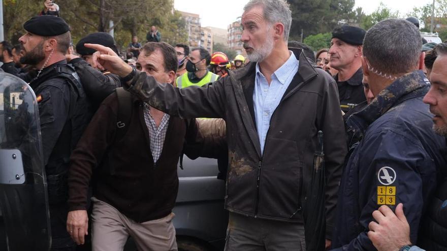 Chiva recibe el compromiso de los Reyes de que visitarán próximamente la localidad