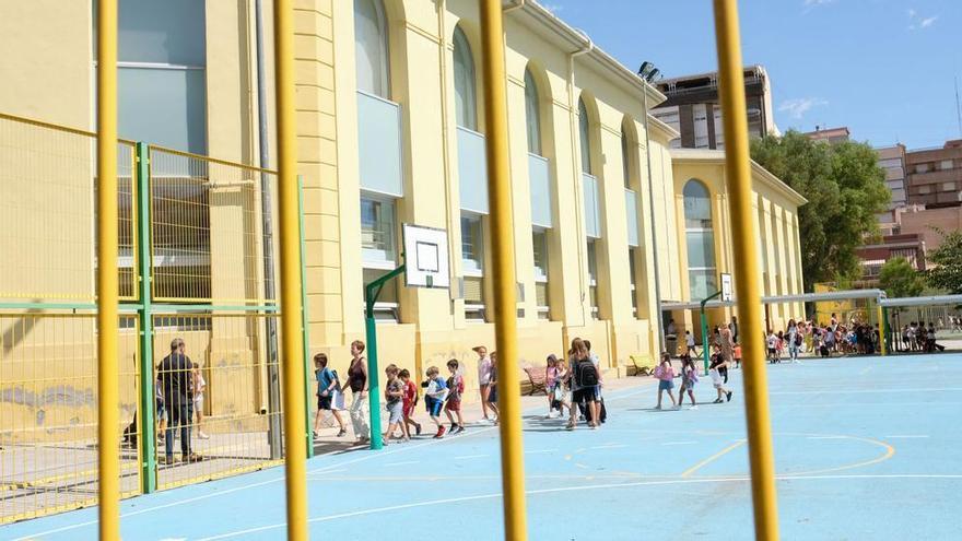 El Ampa del colegio Padre Manjón de Elda anuncia movilizaciones para el próximo lunes por la paralización de las obras del comedor escolar