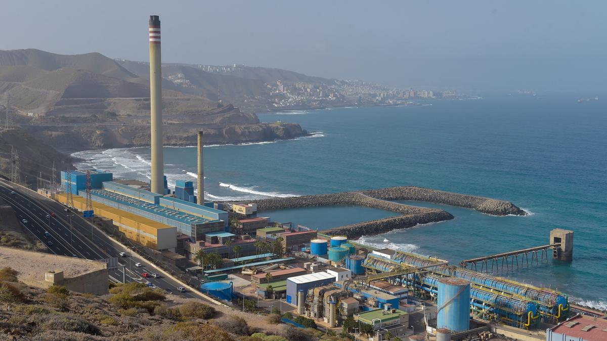 Central eléctrica de Jinámar, a la entrada de Las Palmas de Gran Canaria.
