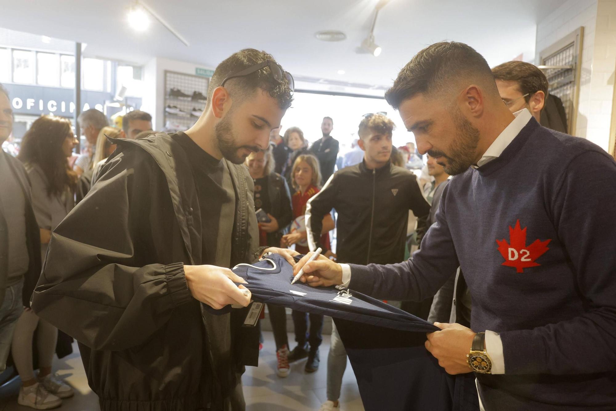 David Villa atiende a SUPER en exclusiva en Benidorm