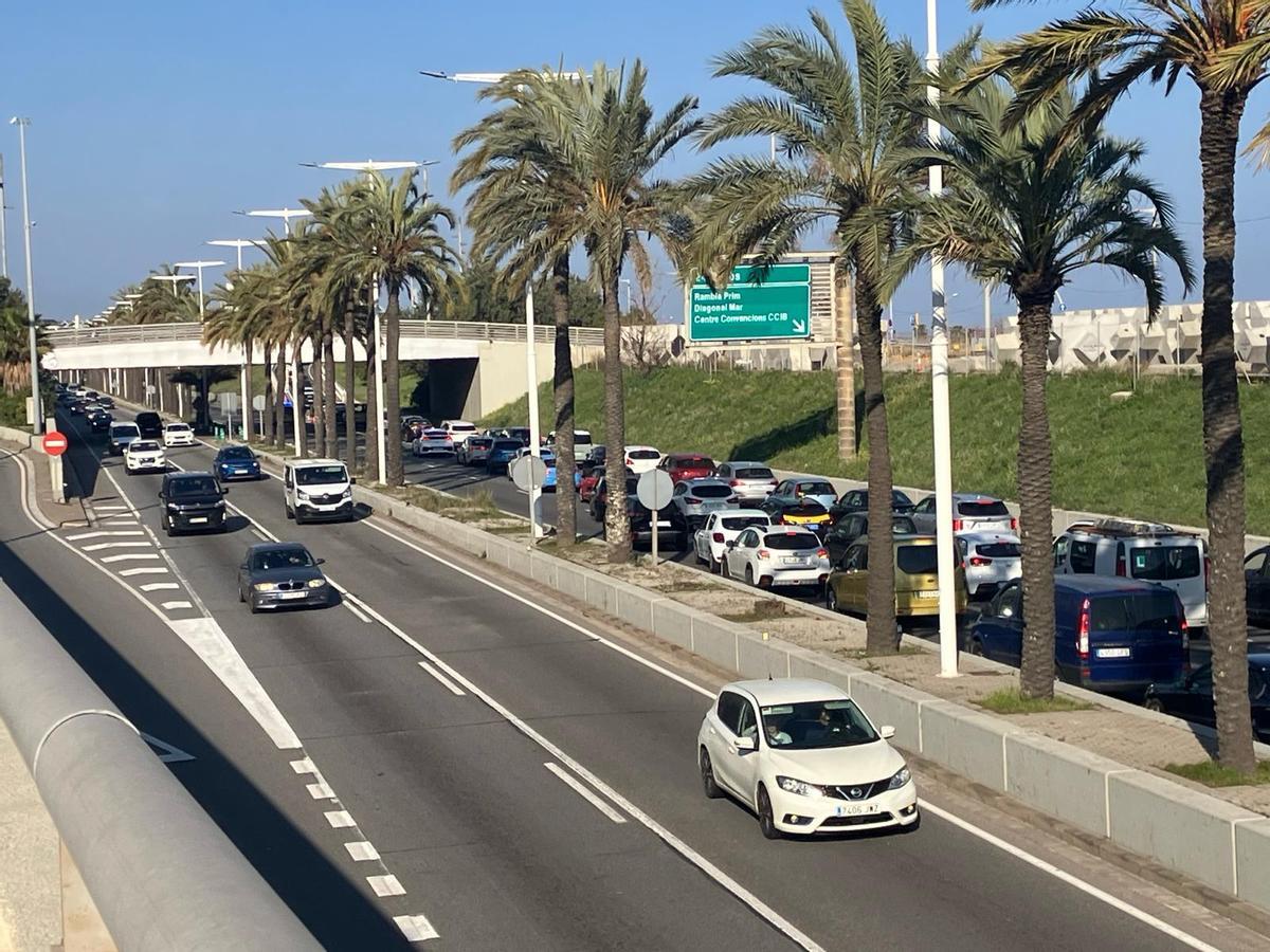 Cortan la Ronda por el incendio de un coche
