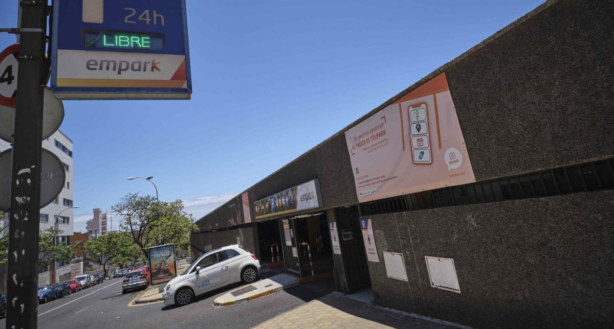 Estacionamiento público de Ramón y Cajal, en Santa Cruz de Tenerife. | | CARSTEN W. LAURITSEN