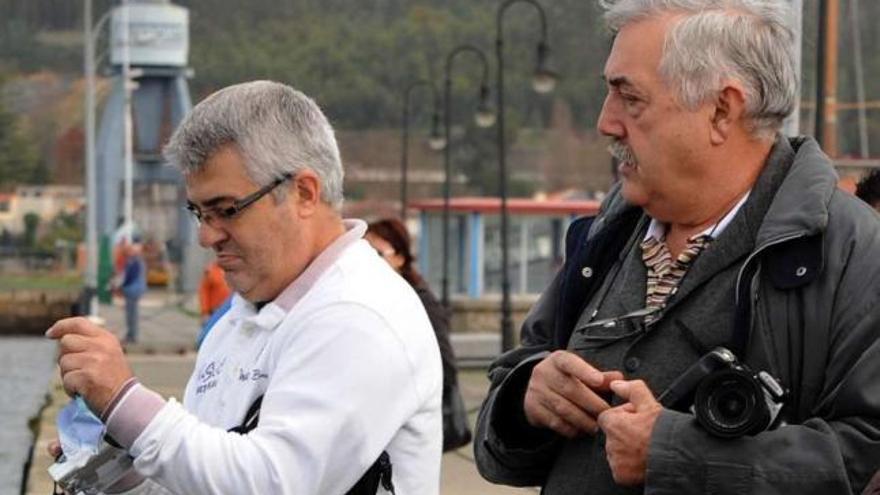 El concejal de Tráfico, &quot;Cholo&quot; Pérez Dorgambide, durante un simulacre de rescate acuático. // Iñaki Abella