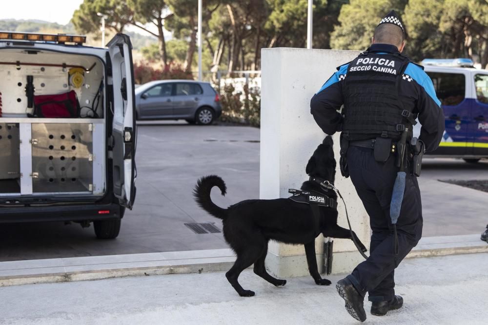 La Unitat Canina de la Policia Local de Lloret de Mar, en acció