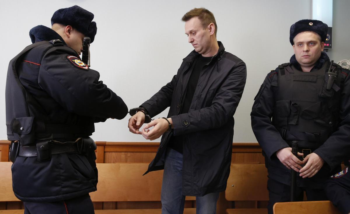 Navalni presenta tres demandes contra el centre penitenciari en què es troba