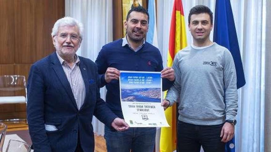 Fernández, Anta y Álvarez, ayer, durante la presentación. // FdV