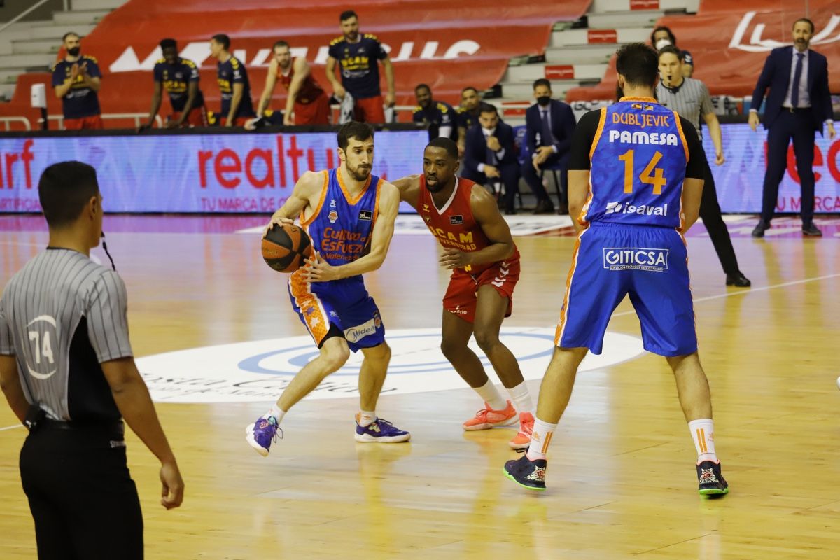 El UCAM Murcia se frena ante el Valencia Basket (66-80)