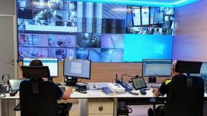 Sala de control de la red de cámaras de videovigilancia  de la Policía Local de Santa Coloma de Gramenet