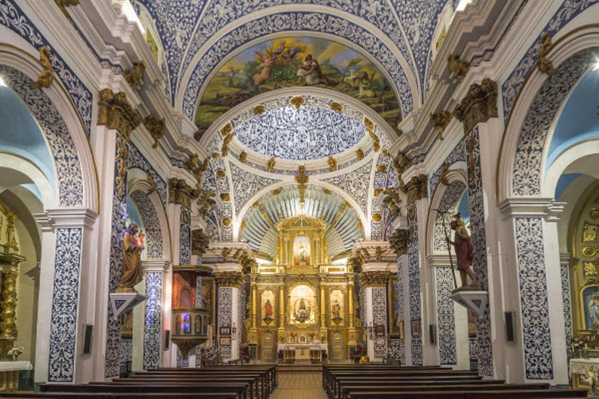 Interior del Santuario de la Virgen de la Zarza