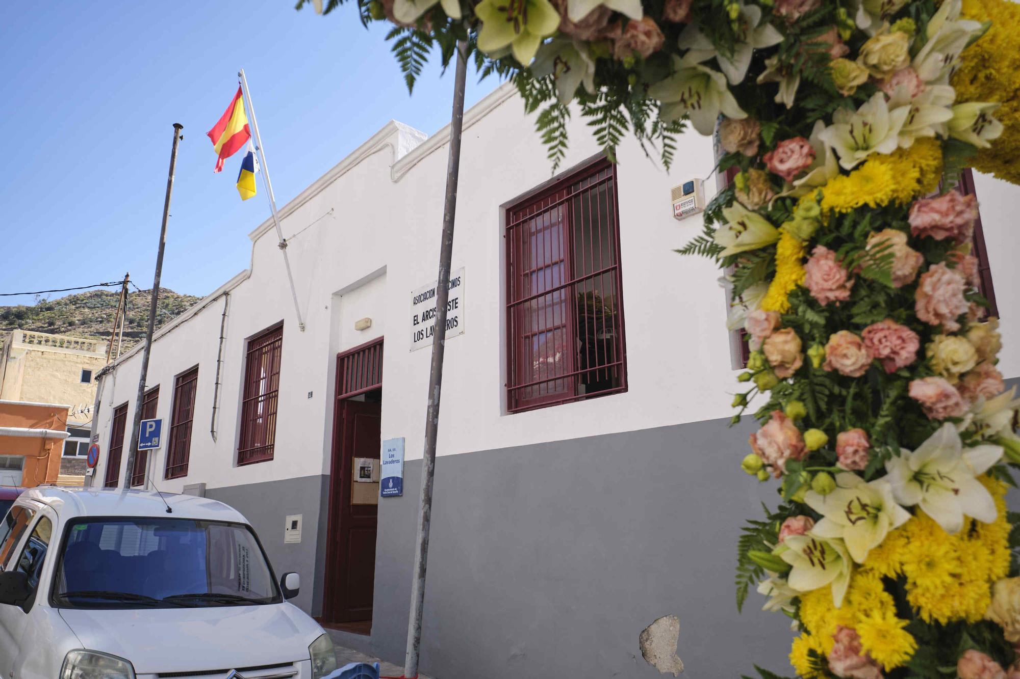 Estado de abandono del barranco que pasa por la trasera del barrio de Los Lavaderos