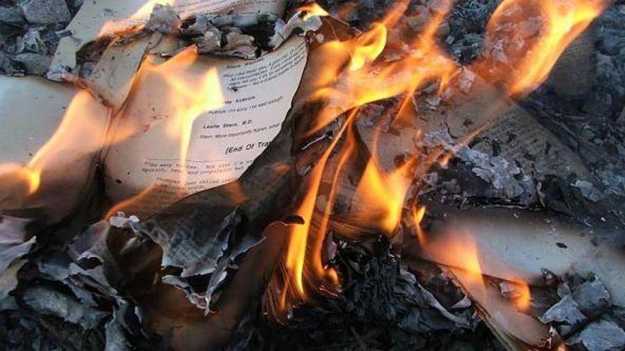 El Estado Islámico quema 8.000 libros antiguos y manuscritos en Mosul