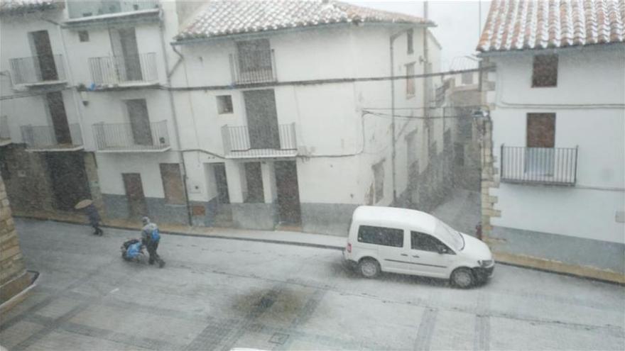 Las débiles nevadas dan paso a un fin de semana de frío polar en Castellón