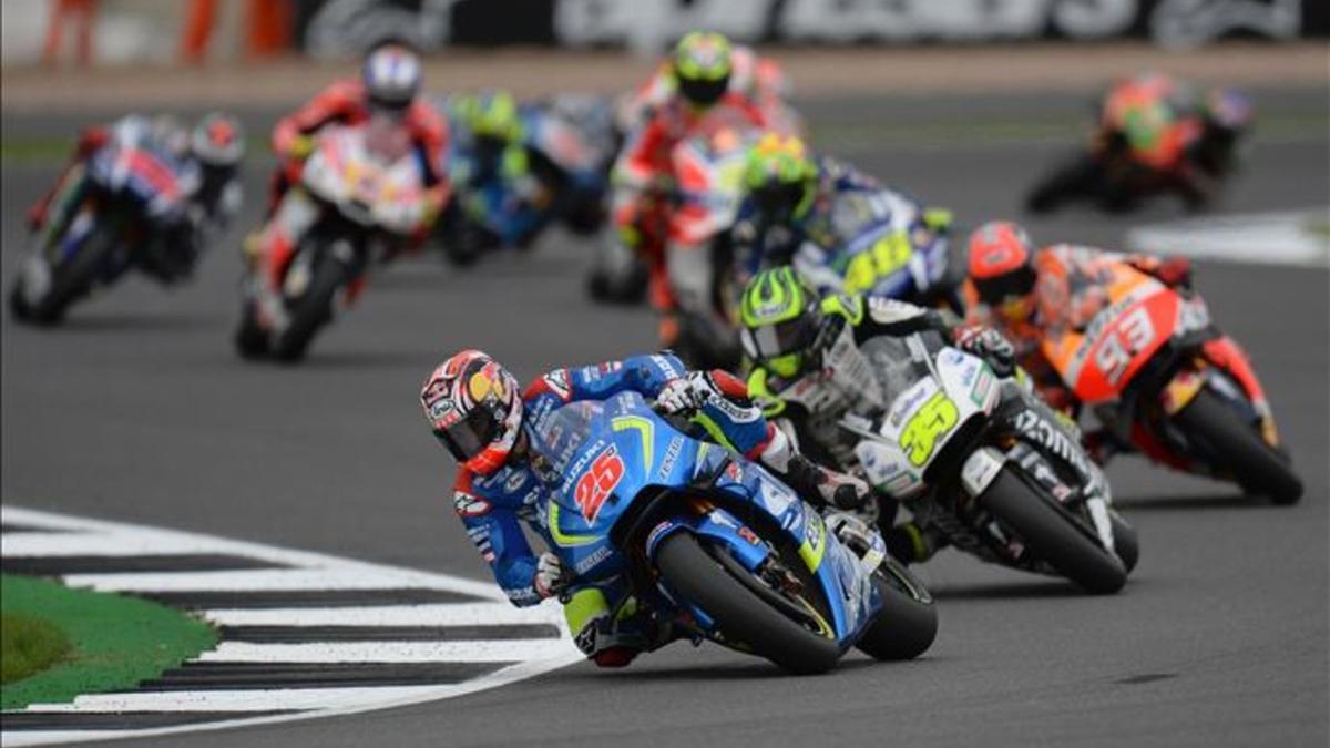 Viñales gana en silverstone